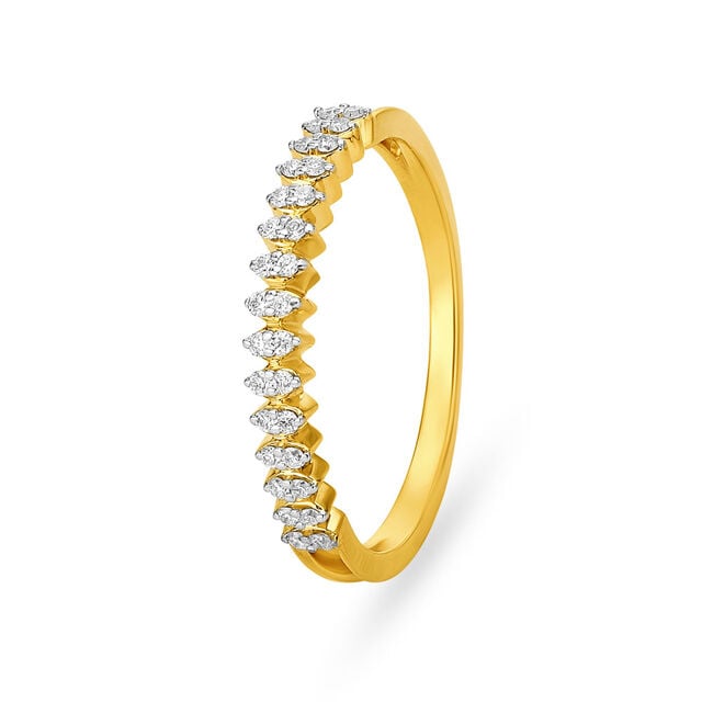 Amira Gold Exquisite 18 Karat Yellow Gold And Diamond Studded Finger Ring