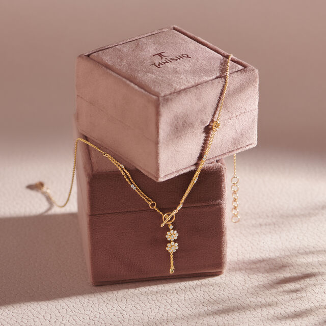 Amira Gold Alluring Floral Diamond Necklace
