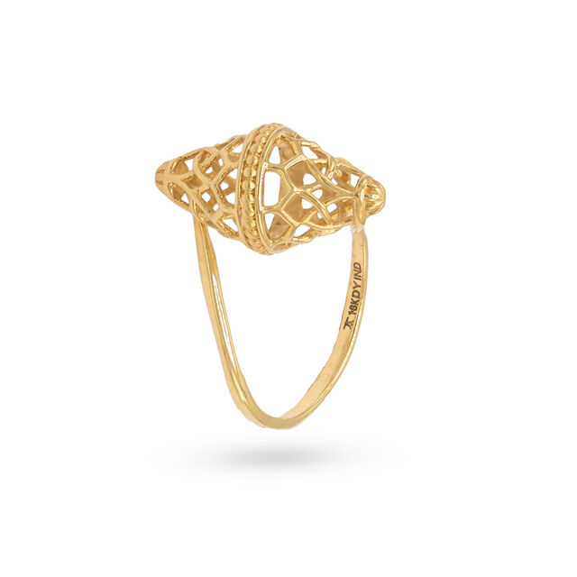 Amira Gold 18K Gold Geometric 8-pointed Star Ring