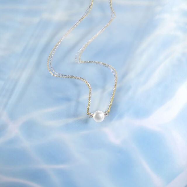 Amira Gold Minimal Balance Pearl Necklace