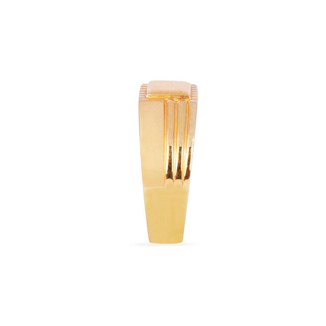 Amira Gold Handsome 22 Karat Yellow Gold Textured Square Ring - Image 3