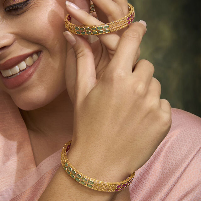 Amira Gold Tanishq 22KT Gold Bangle for Women