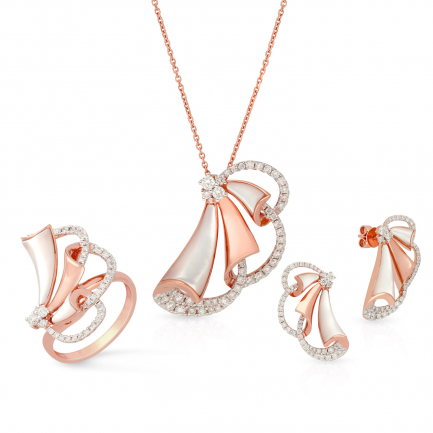 Amira Gold — Diamond Pendant Set