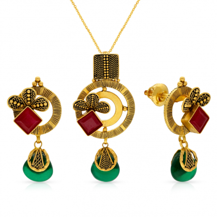 Amira Gold — Gold Pendant Set