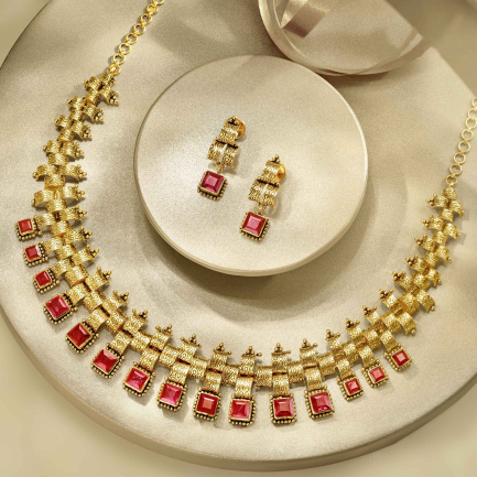 Amira Gold — Gemstone Necklace Set